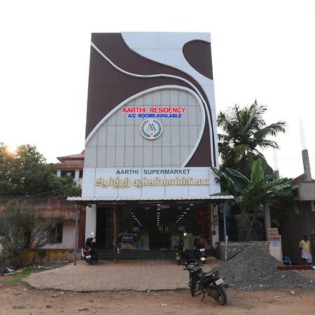 ホテル Aarthi Residency カライクディ エクステリア 写真