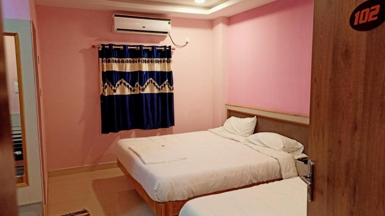 ホテル Aarthi Residency カライクディ エクステリア 写真